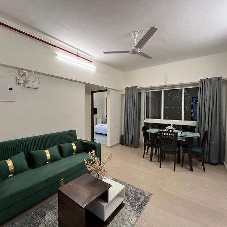 2Bhk Plus Living Room Near Nesco Malad East West Мумбаи Экстерьер фото